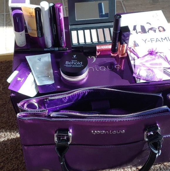 Younique you kit! - Picture 4 of 4